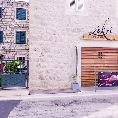 Little - Studio With Terrace *