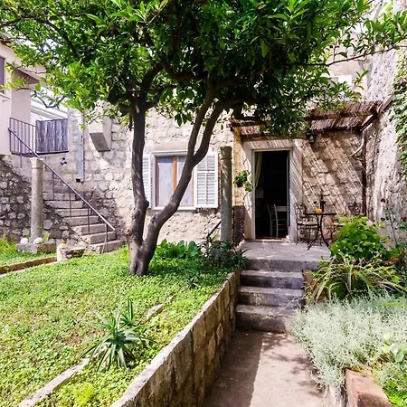 Little - Studio With Terrace Daire Dubrovnik